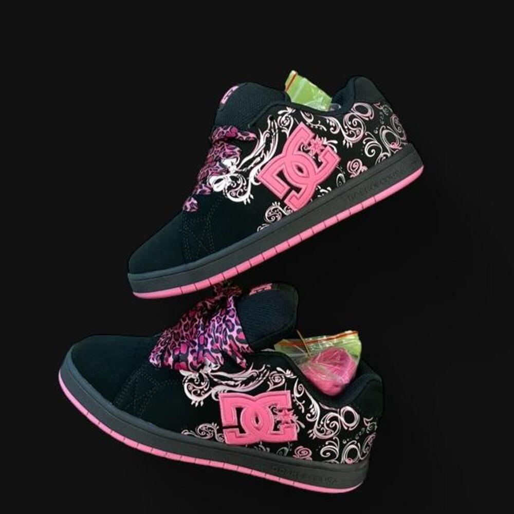 Do shoes pixie graphic